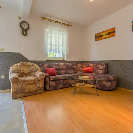 Elvira Apartman