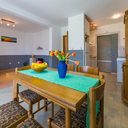 Elvira Apartman Novi Vinodolski